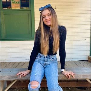 Meet your Posher, Julia